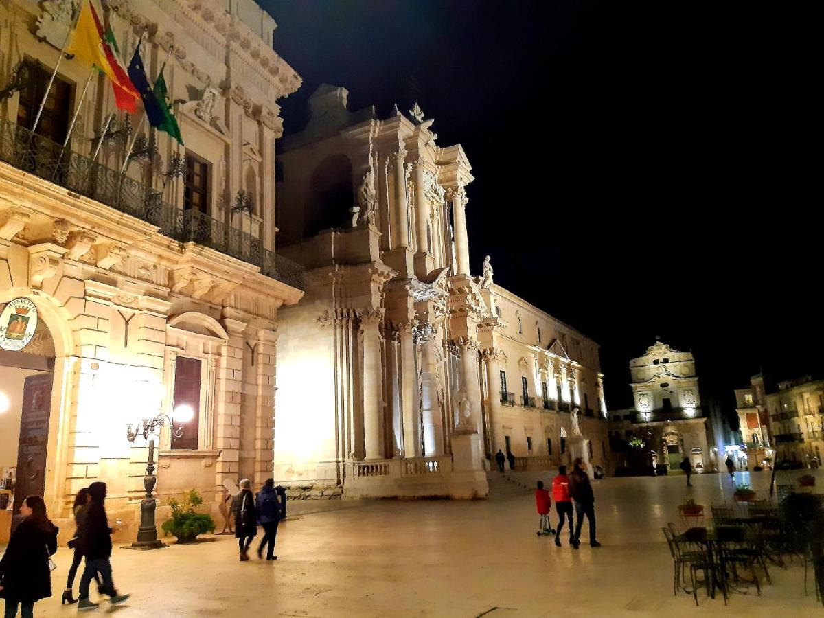 Elegante Appartamento In Palazzo Storico Ortigia Syrakusa Exteriör bild
