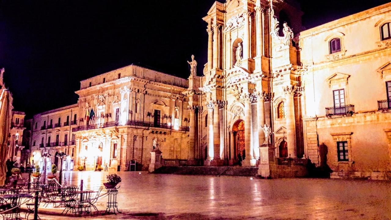 Elegante Appartamento In Palazzo Storico Ortigia Syrakusa Exteriör bild
