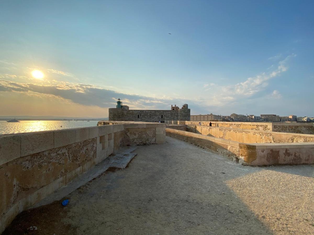 Elegante Appartamento In Palazzo Storico Ortigia Syrakusa Exteriör bild