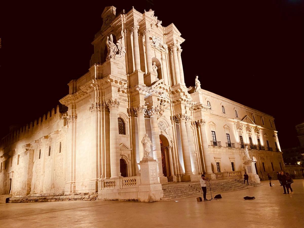 Elegante Appartamento In Palazzo Storico Ortigia Syrakusa Exteriör bild