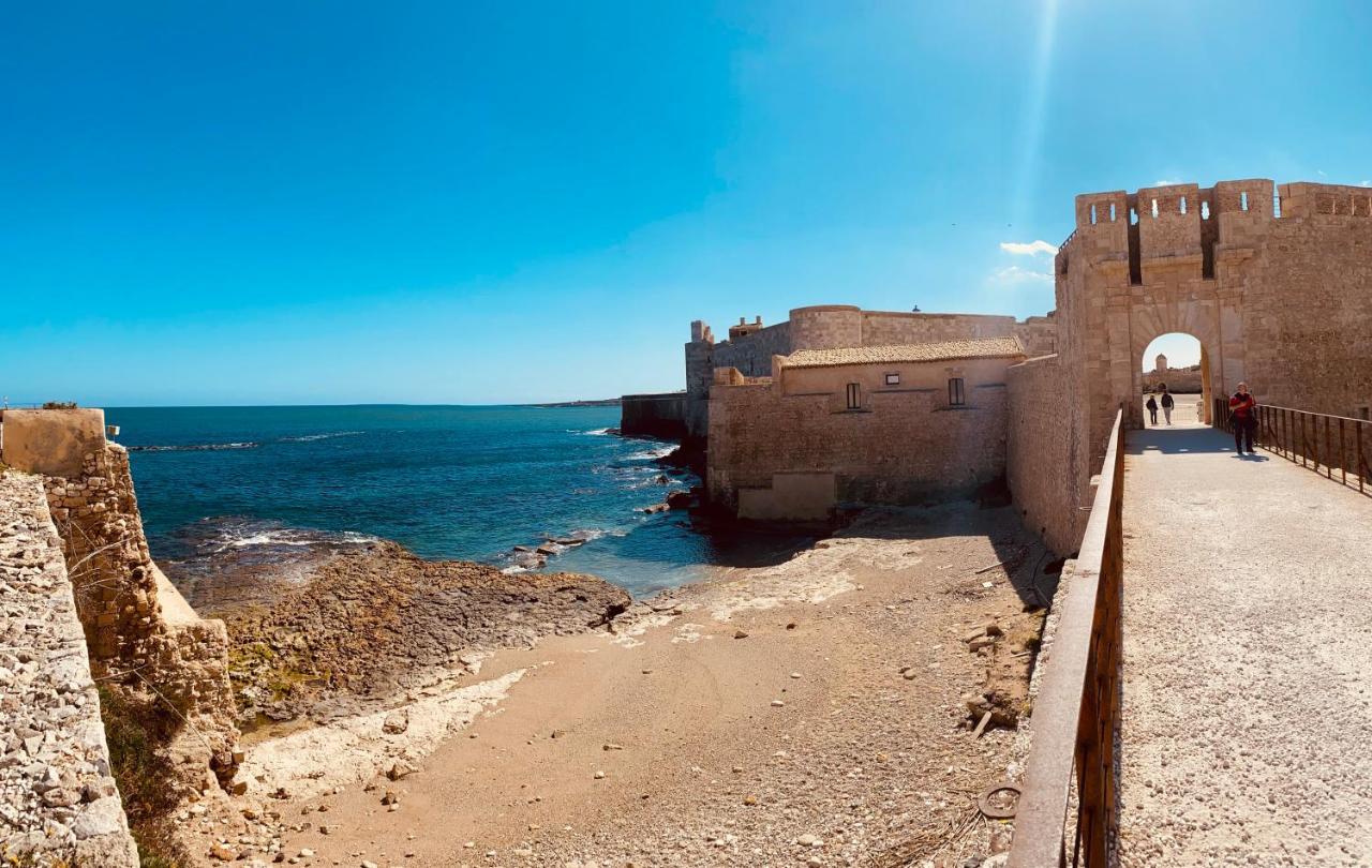 Elegante Appartamento In Palazzo Storico Ortigia Syrakusa Exteriör bild