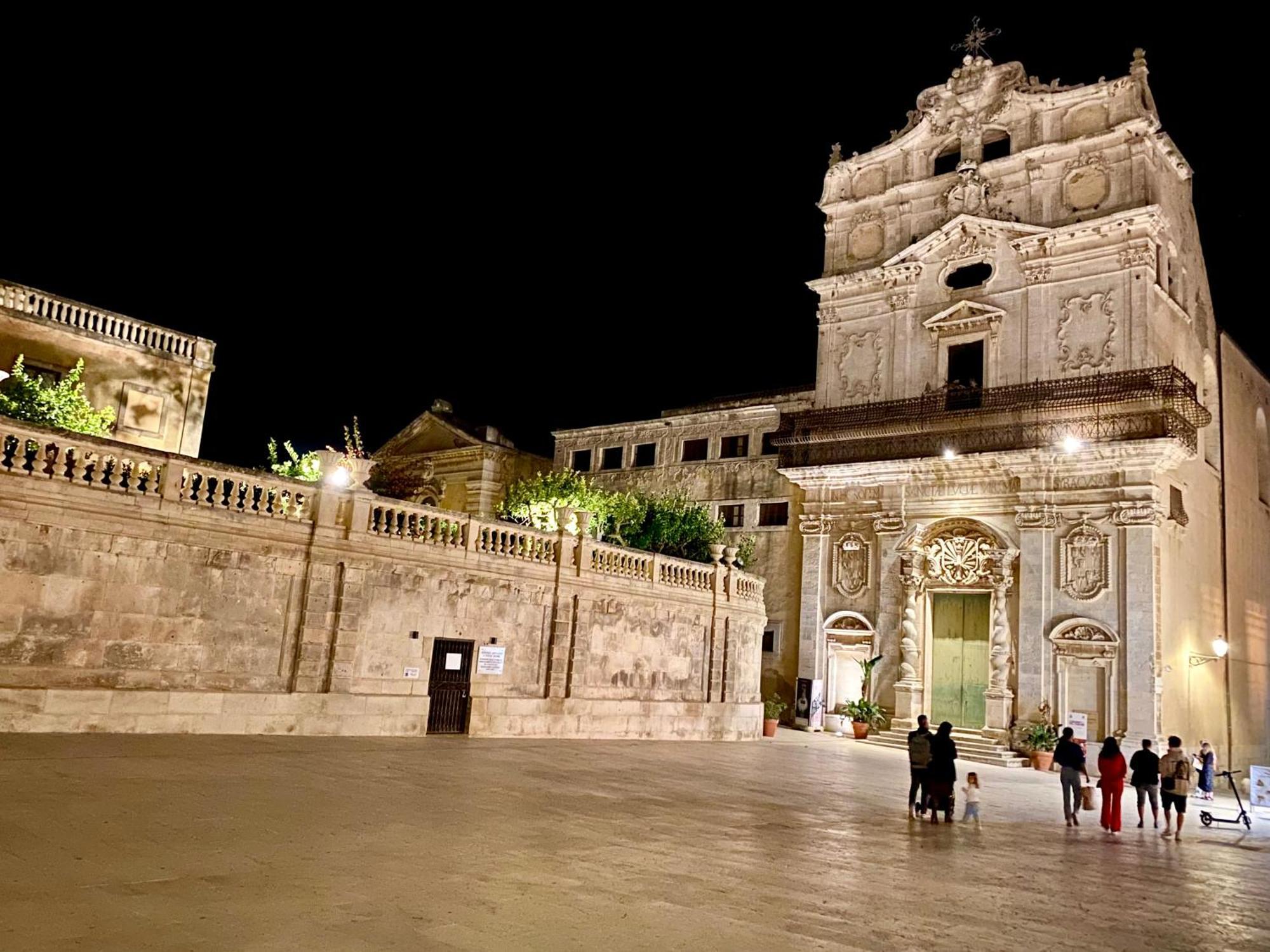 Elegante Appartamento In Palazzo Storico Ortigia Syrakusa Exteriör bild