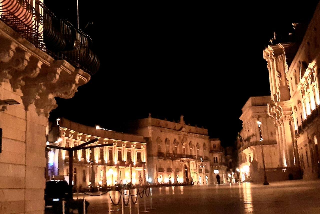 Elegante Appartamento In Palazzo Storico Ortigia Syrakusa Exteriör bild
